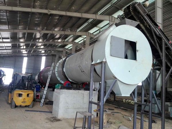 泰安銘德機(jī)械有限公司越南十萬噸有機(jī)肥項目安裝現(xiàn)場